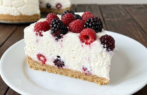 Brza Jogurt Torta: Lagana voćna fantazija za tople dane