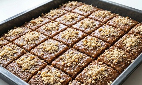 Sočne Orah Kocke: Miris tradicije u savršenom kvadratu