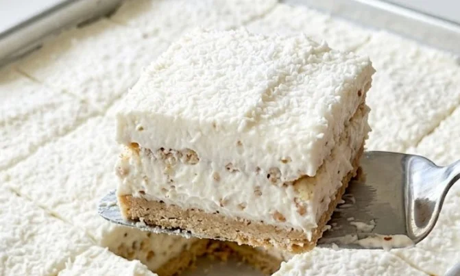 Moderna kokos badem torta sa keksom bez pečenja kora