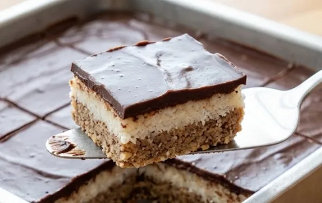 Domaća bajadera torta sa kokosom i orasima bez pečenja kora
