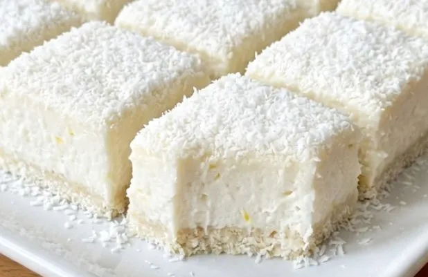 Nežne bele kokos kocke bez pečenja sa osvežavajućim limunom