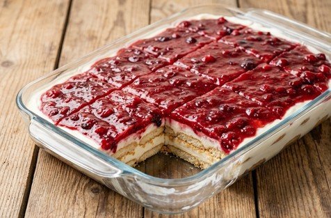 Brzi voćni keks kolač: Osvežavajući kremasti desert bez pečenja