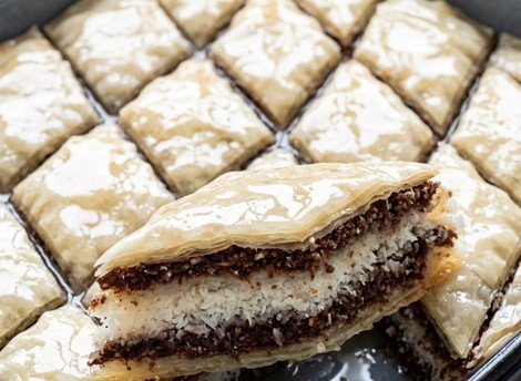 Šarena Baklava: Inženjering Višeslojne Arhitekture sa Trofaznim Punjenjem