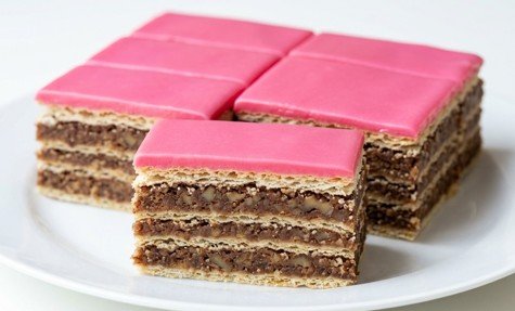 Rozen Torta: Slojevita elegancija koja ostavlja bez daha