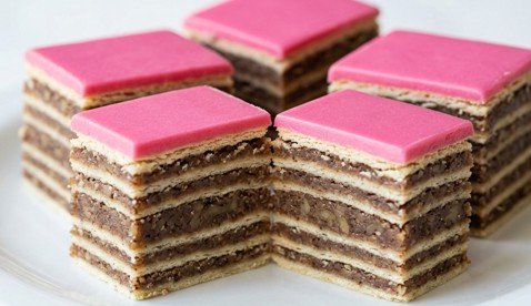 Rozen Torta: Kraljica slavske trpeze i sitnih kolača