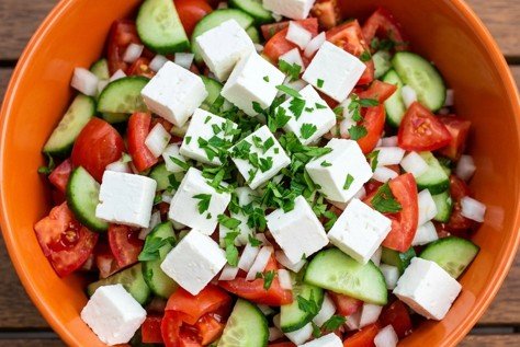 Šopska Salata: Nezaobilazni šareni klasik koji osvežava