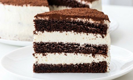 Brza Čokoladna Torta: Vizuelni i kulinarski spektakl