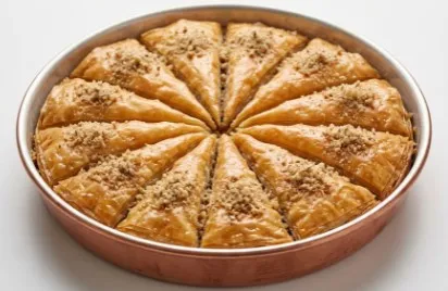 Domaća Trouglasta Baklava: Umetnost slatke harmonije