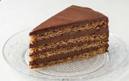 Klasična Reforma Torta: Umetnost slatke harmonije