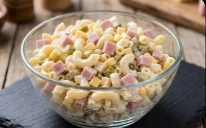 Kremasta Makaroni Salata: Umetnost slane harmonije