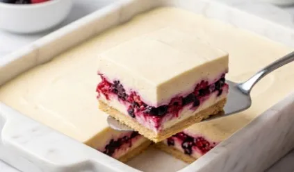 Domaća Šumsko Voće Torta: Umetnost slatke harmonije