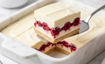 Domaća Višnja Bela Torta: Umetnost slatke harmonije