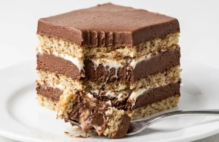 Bogata Čoko Torta: Umetnost slatke harmonije