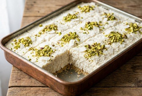 Kremaste kokos kocke: Raskošni brzi desert koji se topi u ustima