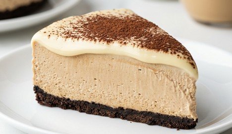 Kremasta Kapućino Torta: Kofeinska fantazija bez pečenja gotova za 15 minuta
