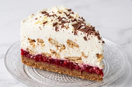 Voćna Keks Torta: Umetnost slatke harmonije