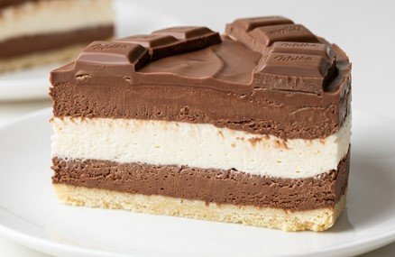 Brza Milka torta: Raskošna slojevita fantazija bez pečenja gotova za 15 minuta