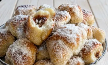 Kokos Kiflice sa Džemom: Umetnost slatke harmonije