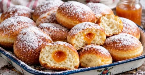 Domaće Krofne: Savršena Harmonija Vazdušastog Testa i Kajsija